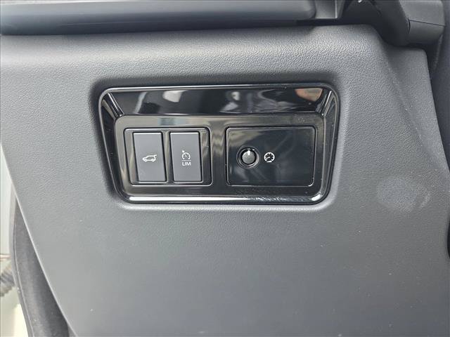 Used 2019 Jaguar F-PACE S AWD/4WD image 25