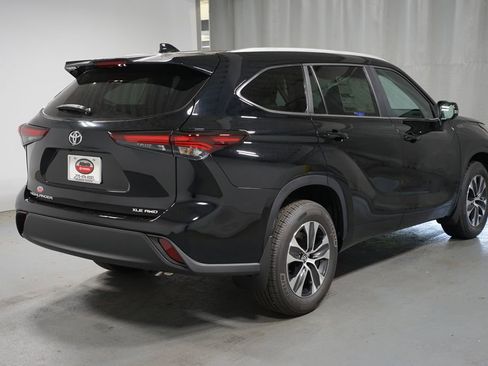 New 2026 Toyota Highlander XLE AWD/4WD image 9
