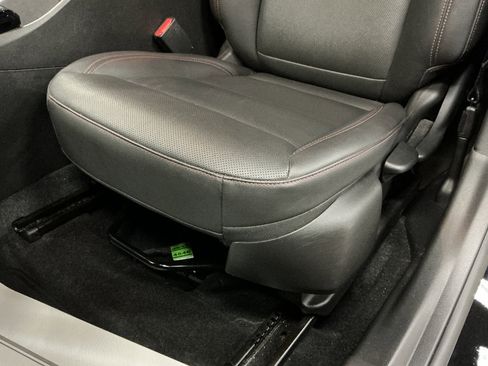Used 2024 Chevrolet Trax RS FWD image 19