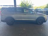 Used 2023 Volkswagen Tiguan SE image 2
