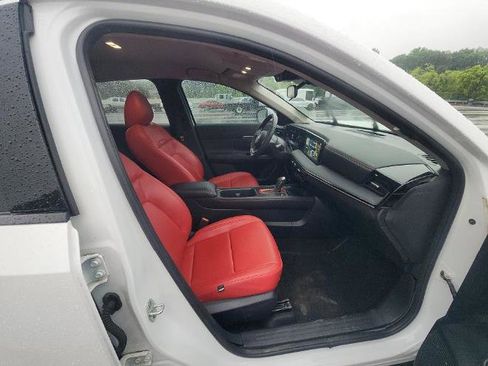 Used 2025 Nissan Kicks SR FWD image 9