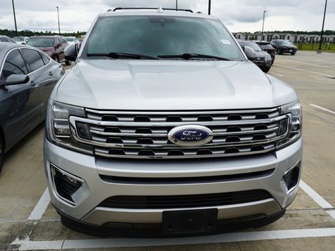 Used 2018 Ford Expedition Limited w/ Equipment Group 301A RWD image 2