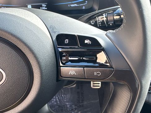 Used 2025 Hyundai Elantra Sport image 26