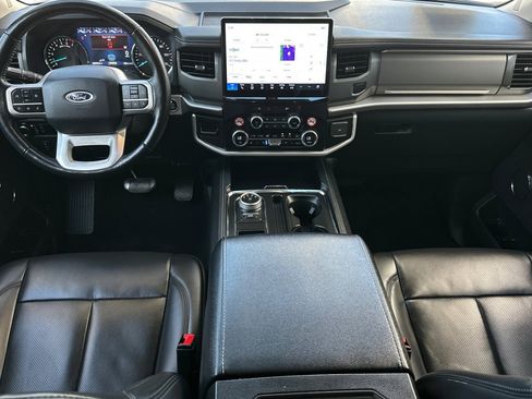 Used 2024 Ford Expedition XLT image 12