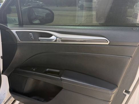 Used 2019 Ford Fusion SEL FWD image 21