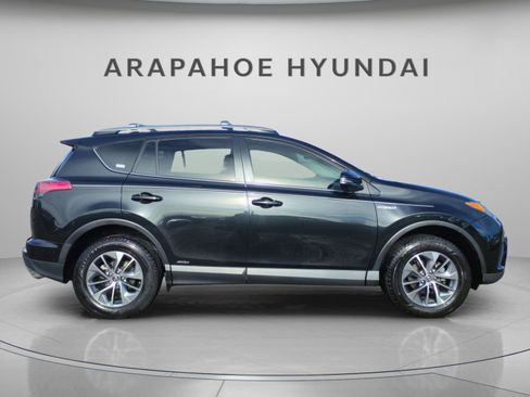 Used 2016 Toyota RAV4 XLE image 9
