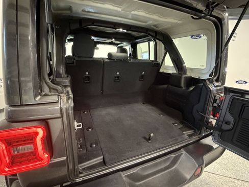 Used 2025 Jeep Wrangler Sahara 4xe w/ Safety Group image 28