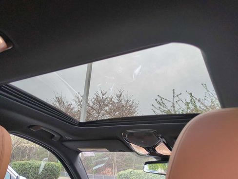 Used 2025 BMW 330i xDrive Sedan w/ Convenience Package image 22