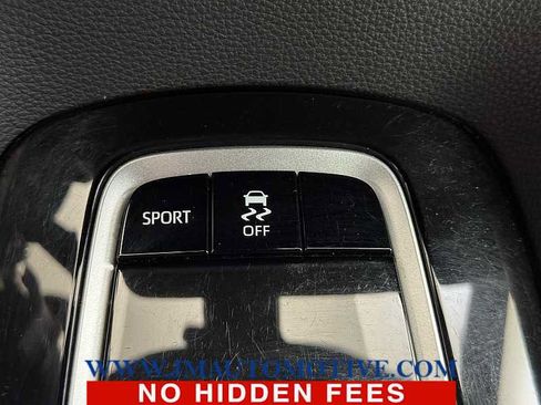 Used 2021 Toyota Corolla SE FWD image 32