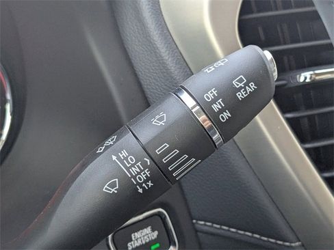 Used 2023 GMC Acadia Denali w/ Denali Technology Package image 27