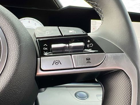 New 2026 Hyundai Elantra Limited FWD image 16