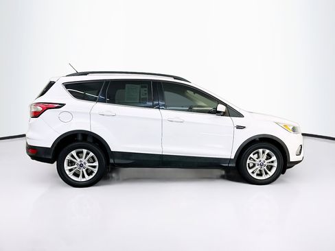 Used 2018 Ford Escape SE image 10