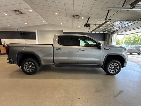 Used 2025 GMC Sierra 1500 AT4 w/ AT4 Premium Package AWD/4WD image 8