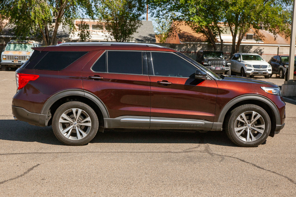 Used 2020 Ford Explorer Platinum w/ Premium Technology Package AWD/4WD image 5