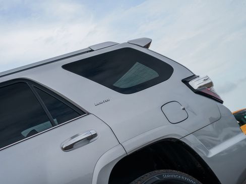 Used 2023 Toyota 4Runner Limited AWD/4WD image 6