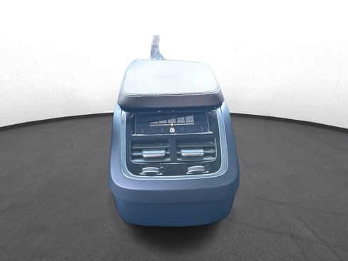 Used 2022 Volvo XC90 T6 Momentum image 17