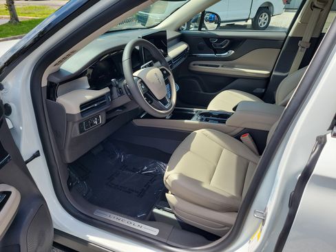 Used 2024 Lincoln Corsair FWD image 14
