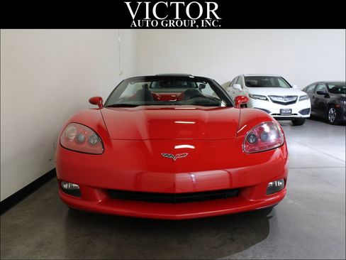 Used 2006 Chevrolet Corvette Convertible w/ Preferred Equipment Group image 2