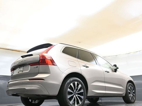 Certified 2023 Volvo XC60 B5 Core image 33