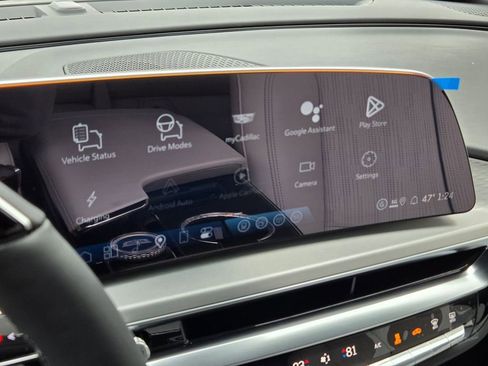 New 2026 Cadillac Lyriq Sport w/ LPO, Floor Liner Package image 18