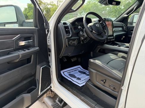 New 2026 RAM 3500 Laramie w/ Towing Technology Group AWD/4WD image 17