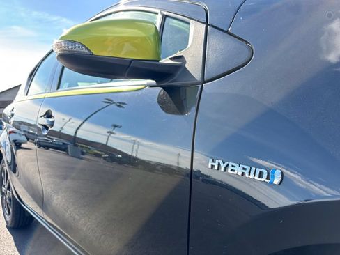 Used 2016 Toyota Prius C Persona Series FWD image 30