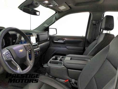 Used 2024 Chevrolet Silverado 1500 LT w/ Z71 Off-Road Package AWD/4WD image 13