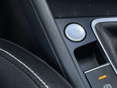 Used 2024 Volkswagen Jetta SE image 16