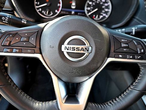 Used 2021 Nissan Sentra SV image 17