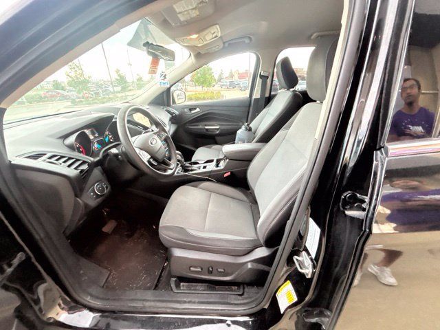 Used 2018 Ford Escape SE w/ SE Sync 3 Package FWD image 13