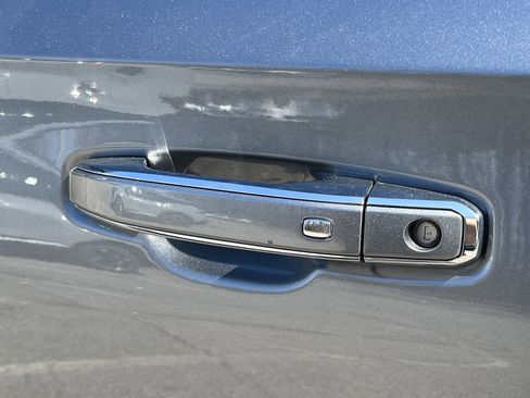 Used 2021 GMC Yukon XL Denali w/ Denali Premium Package image 35