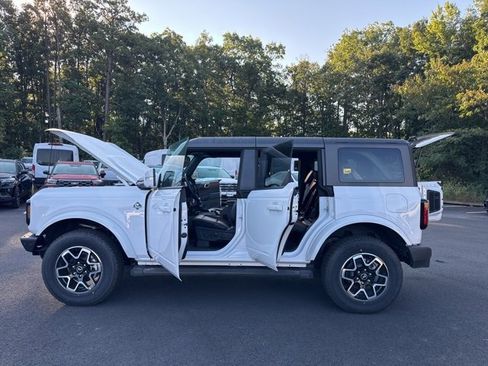 Used 2024 Ford Bronco Outer Banks image 25