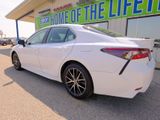 Used 2023 Toyota Camry SE image 4