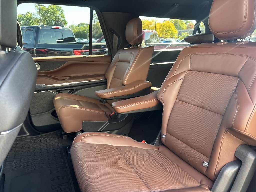 Used 2025 Lincoln Navigator L Reserve AWD/4WD image 26