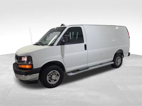 Used 2025 Chevrolet Express 2500 w/ Driver Convenience Package RWD image 17