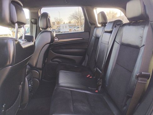 Used 2018 Jeep Grand Cherokee Altitude image 16