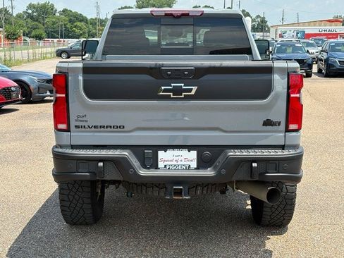 Used 2024 Chevrolet Silverado 2500 ZR2 w/ ZR2 Bison Edition AWD/4WD image 6