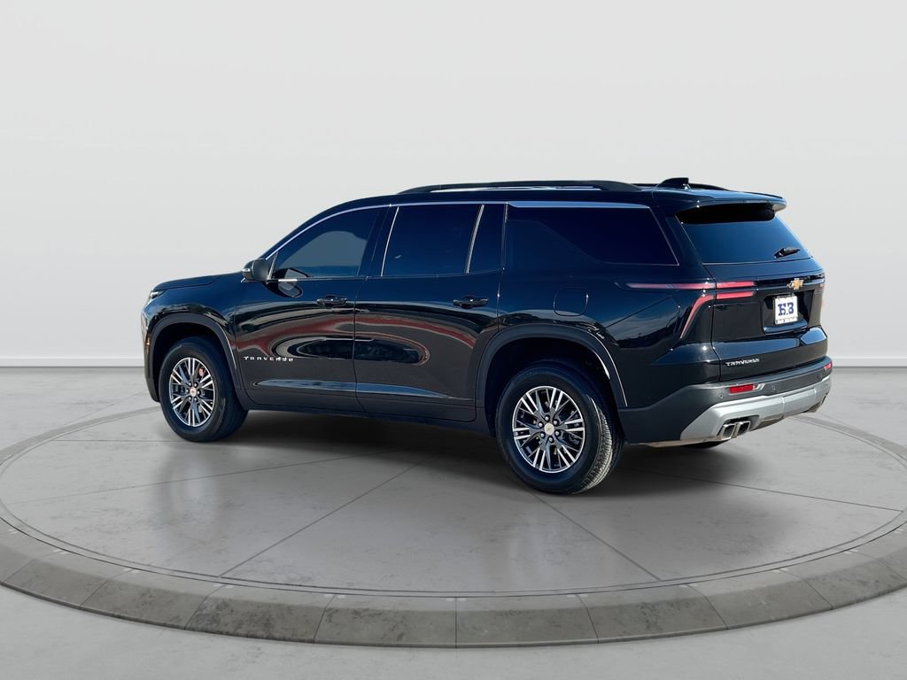 Used 2025 Chevrolet Traverse LT FWD image 6