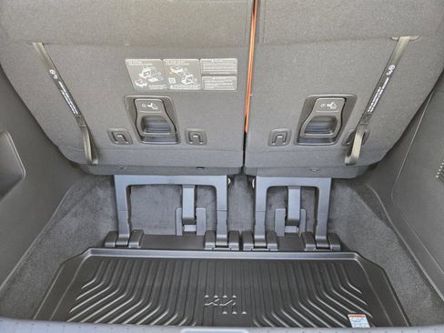 New 2026 Kia Carnival SX w/ SX Dark Edition Package FWD image 25