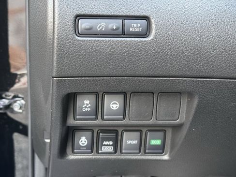 Used 2022 Nissan Rogue Sport SL w/ Premium Package image 23