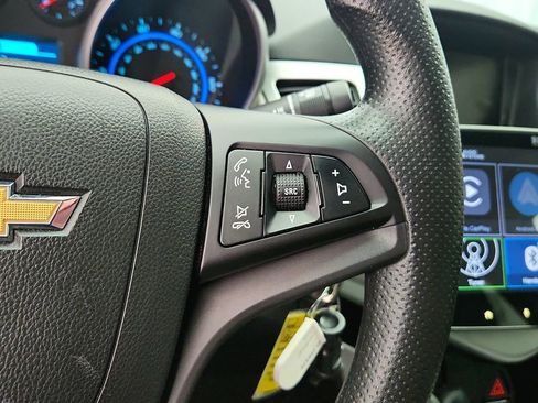 Used 2015 Chevrolet Cruze LT image 18