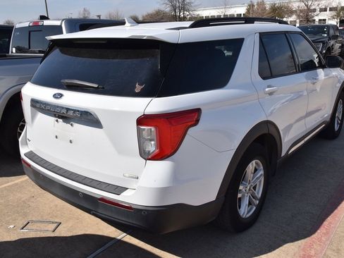 Used 2020 Ford Explorer XLT image 6