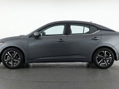 Used 2025 Nissan Sentra SV image 5