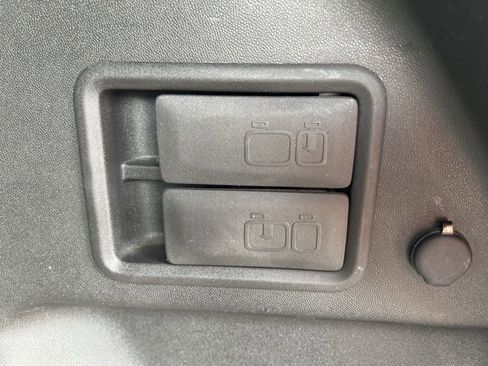 Used 2018 Chevrolet Equinox LT image 39