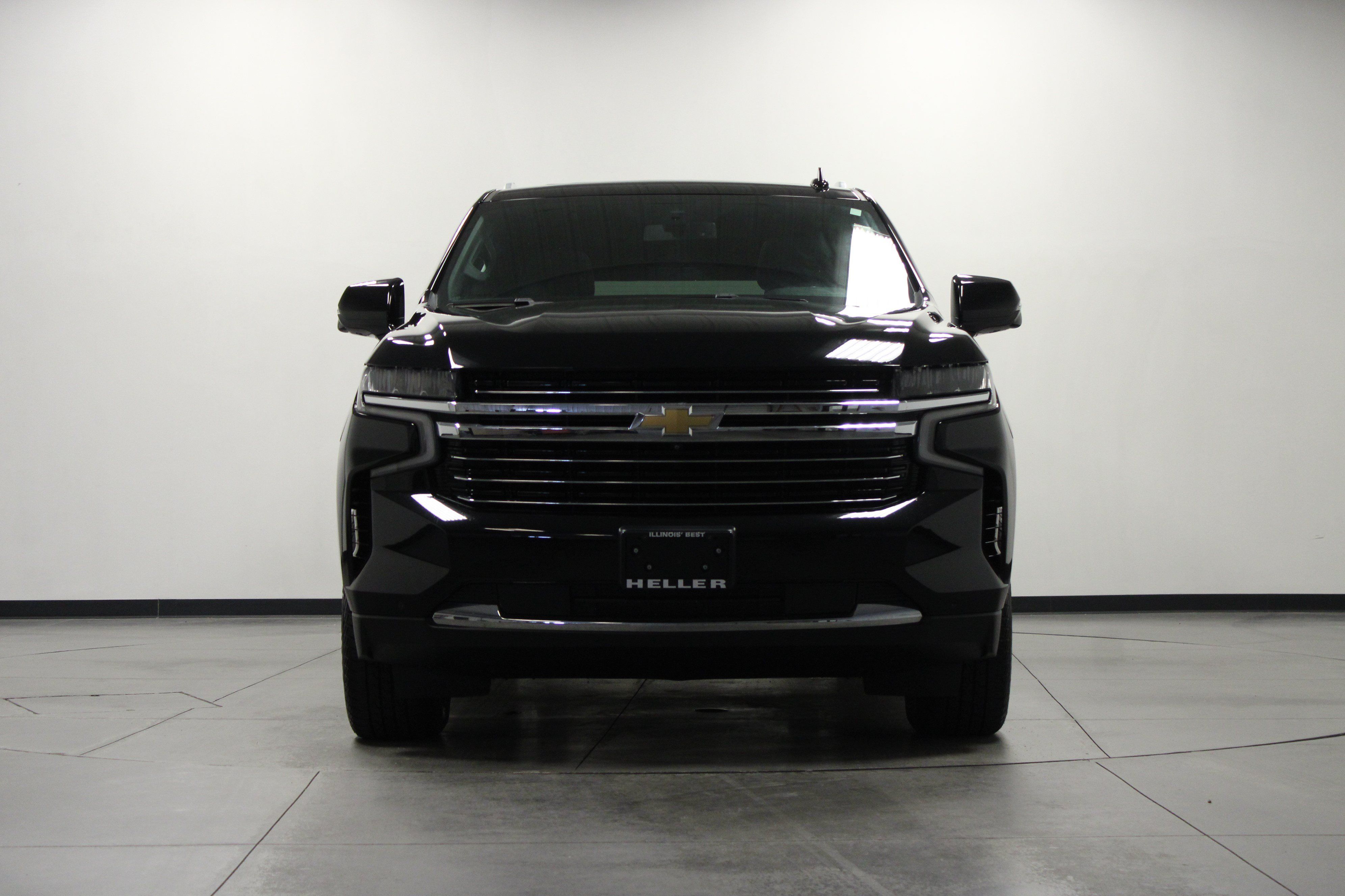 Used 2021 Chevrolet Suburban LT w/ LT Signature Package AWD/4WD image 9