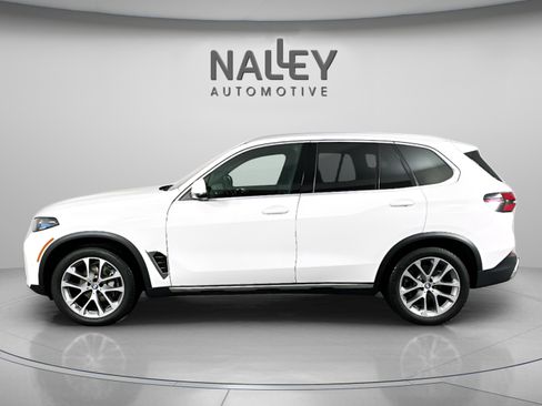 Used 2025 BMW X5 xDrive40i w/ Parking Assistance Package image 2