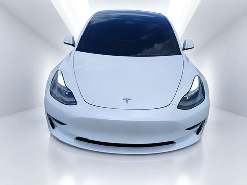 Used 2023 Tesla Model 3 Standard Range RWD image 3