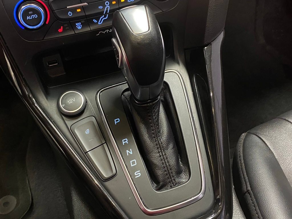 Used 2017 Ford Focus Titanium w/ Titanium Technology Package FWD image 25