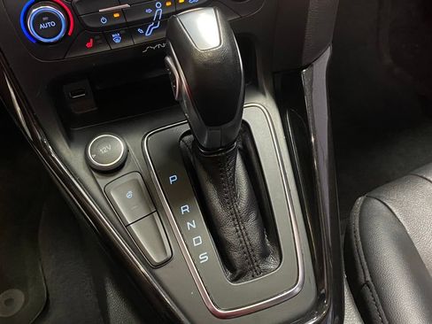 Used 2017 Ford Focus Titanium w/ Titanium Technology Package FWD image 25