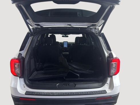 Used 2020 Ford Explorer ST w/ Premium Technology Package image 5